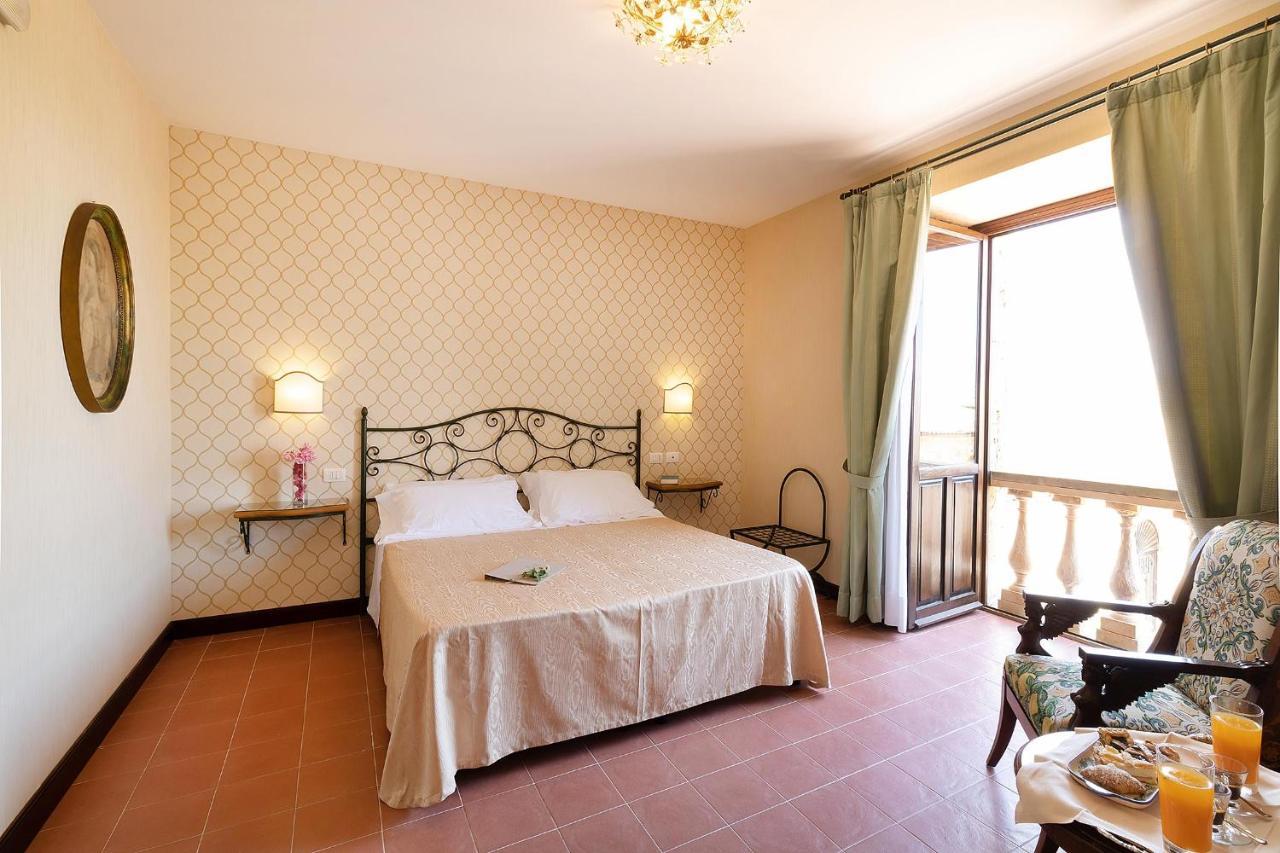 Hotel Villa Favorita نوتو المظهر الخارجي الصورة